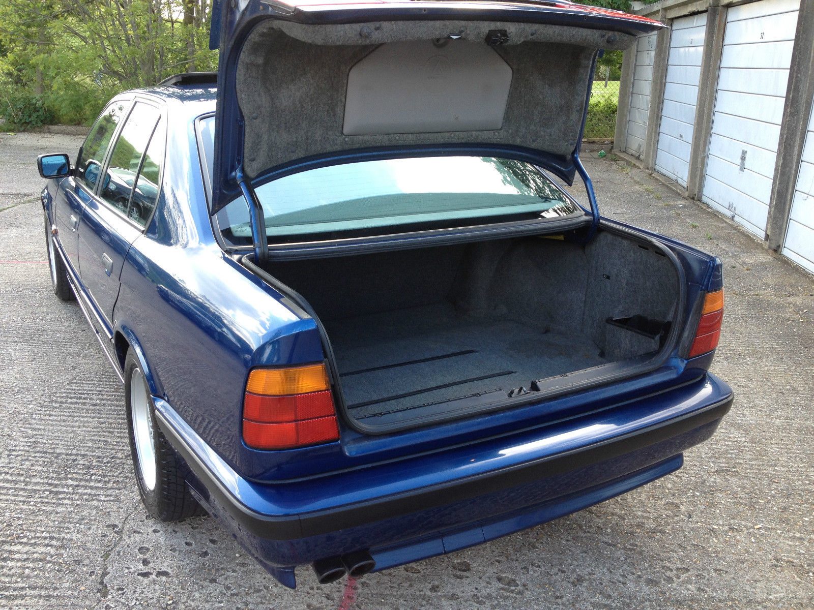 BMW E34 boot